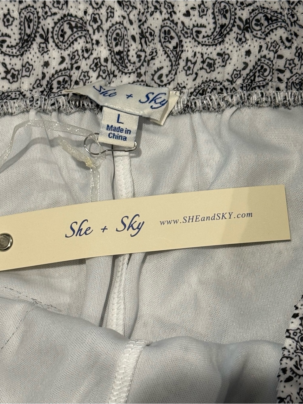 She + Sky White Paisley High-Waist Elastic Shorts - Picture 3 of 4